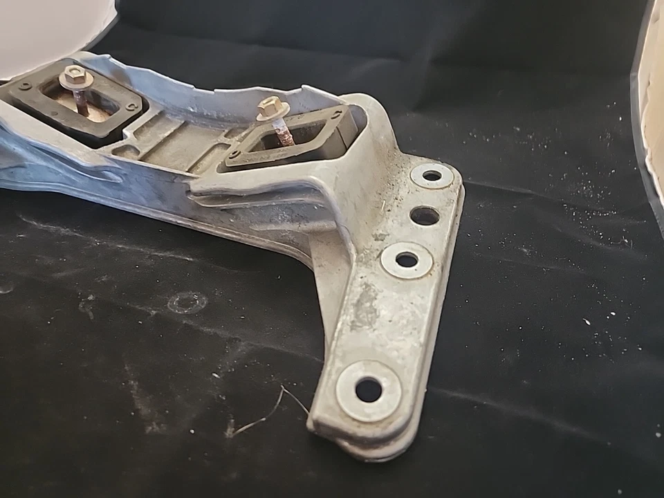 2004-2007 BMW 525I 530I E60 SUPORTE DE TRANSMISSÃO CROSSMEMBER FABRICANTE DE EQUIPAMENTO ORIGINAL 6769965 E3 - Imagem 2 de 4