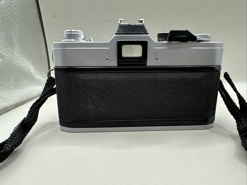 Canon FTb QL 35mm SLR Film Camera w/ 50mm FD Lens- Not Film Tested Shutter Fires - Picture 5 of 19
