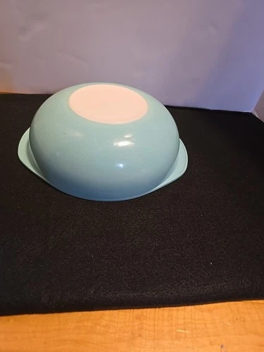 PYREX Vintage 2qt #024 Turquoise Round Mixing Bowl, USA - Nesting Bowl