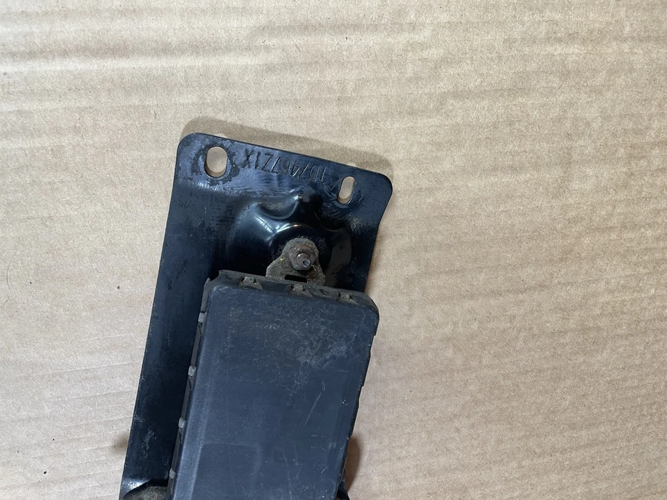 Módulo de punto ciego lado pasajero derecho Mazda CX-9 2008-2015 pieza OEM # TD74-67Y30 Foto 4 de 4