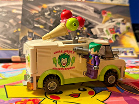 LEGO Batman: The Tumbler: Joker's Ice Cream Surprise (7888) COMPLETE