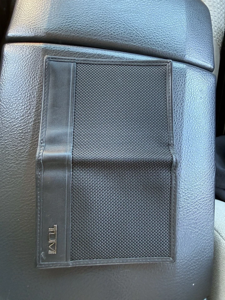 Cartera plegable en L Tumi para hombre Foto 4 de 4