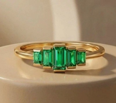18K Karat vergoldet Smaragd grüne Farbe 5 Steine Baguetteschliff Ring alle Größen