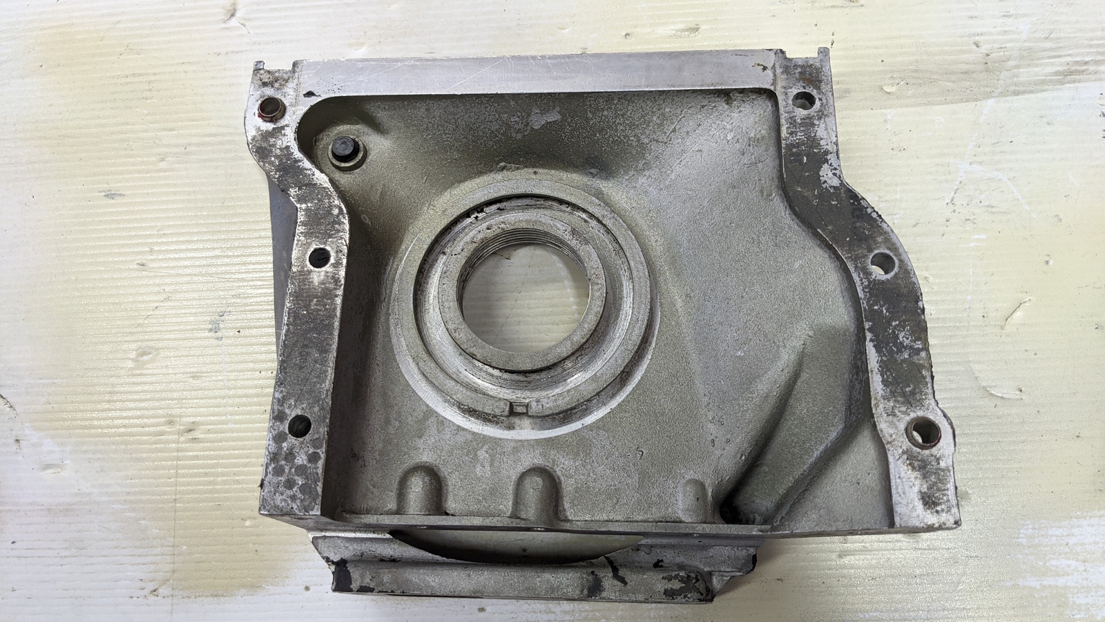 EARLY Rolls Royce Silver SHADOW front engine timing cover UE34732