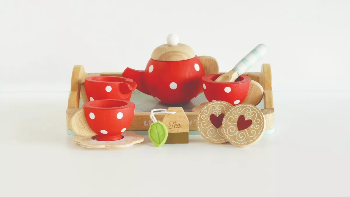 New Le Toy Van Honeybake Tea Set with Cups Saucers Teapot Tray