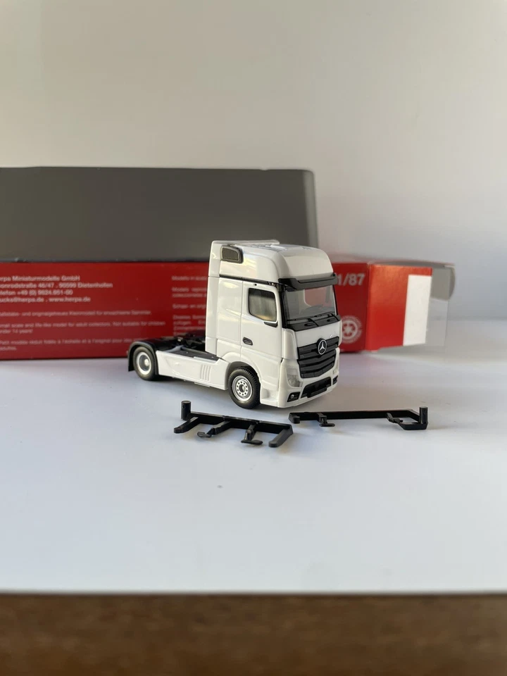 Herpa MB Actros - Immagine 2 di 3