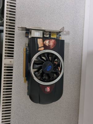 Sapphire AMD ATI Radeon Premium HD 5770 1GB GDDR5 PCIe 2.0 DP HDMI Dual DVI*g427