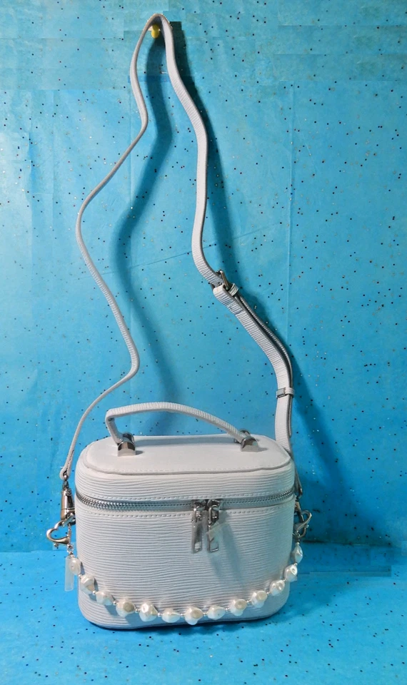 Bolso Bandolera Bloomingdale's Azul Imitación Cuero Saffiano Estuche de Tocador con Bolsa Dije Foto 2 de 4