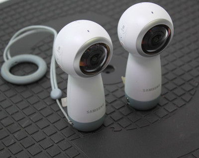 Set of 2 Samsung Gear 360 4K Spherical VR Camera SM-R210 (2017) - Working