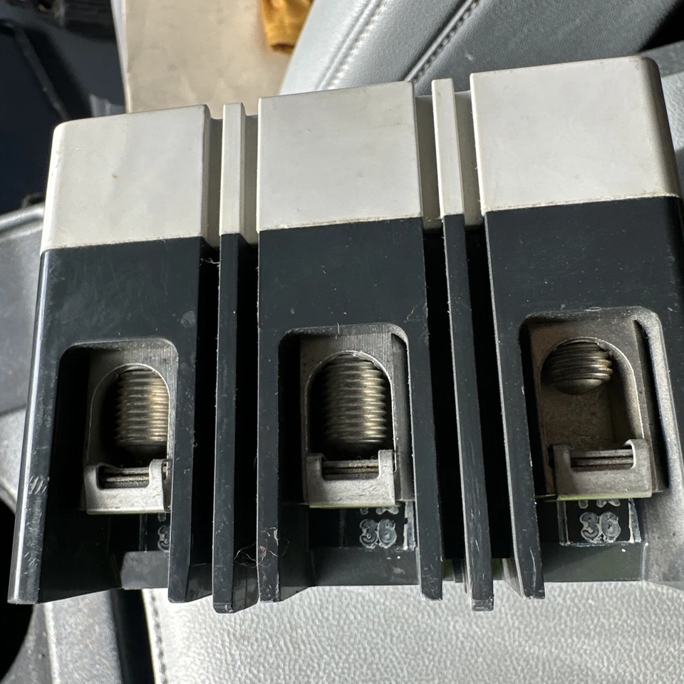 Eaton HFD3125BP10 Circuit Breaker 125 Amp - 600V - 3P HFD 65K - Image 2 of 4