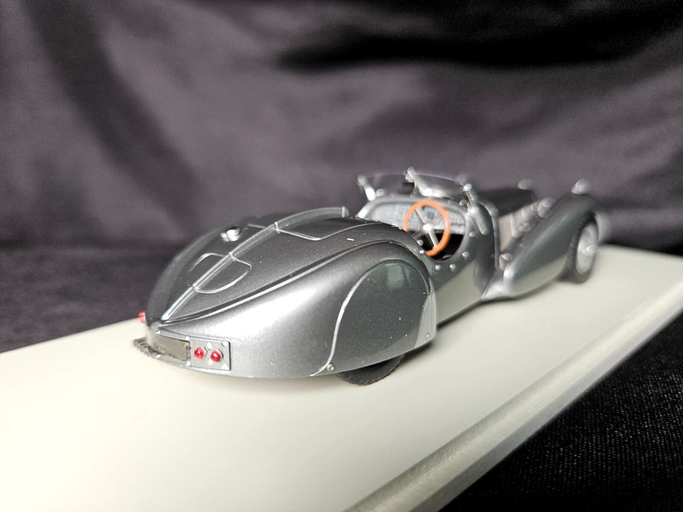 Spark Models 1937 Bugatti 57S Roadster 1:43 Scale Inv. #3910 - Image 3 of 4