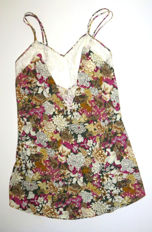 VICTORIA'S SECRET GOLD LABEL FLORAL/LACE NIGHTGOWN-MEDIUM