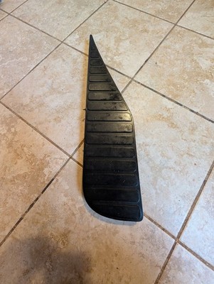 88-98  88-94 Silverado Sierra Stepside Bed Trim Step Pad   15552209B-LH REAR