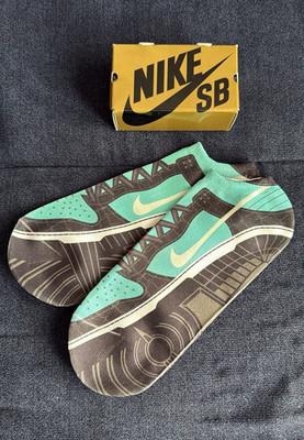 Rare 2005 Nike SB ''Tiffany'' Style Graphic Socks   Brand New in Mini SB Shoebox