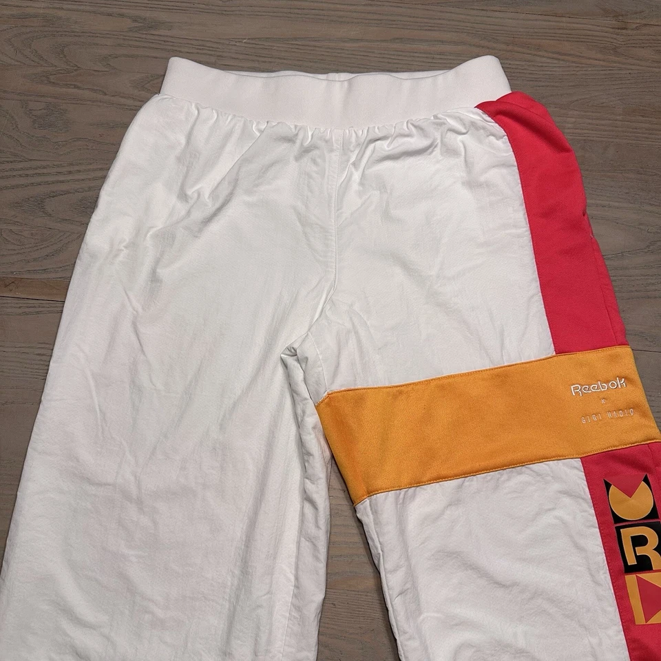 Reebok x Gigi Hadid Track Pants Women’s M Nylon Windbreaker Retro Jogger Logo - Imagem 3 de 4
