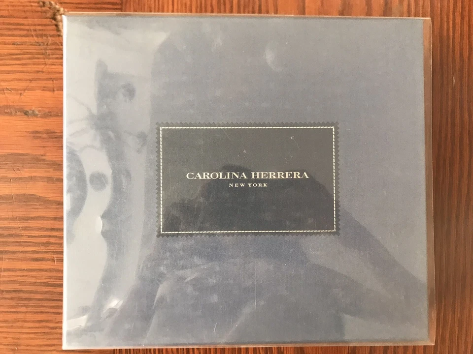 Туалетная вода Herrera Aqua Carolina Herrera 50 мл подарочная коробка гель для душа - Изображение 4 из 4