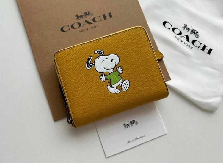 Snoopy coach wallet new arrivals