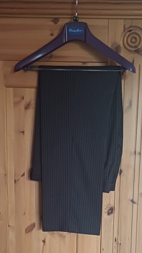 Racing Green Suit 40R Chest 34R Trousers Charcoal Grey Pinstripe - Picture 7 of 8