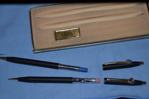 Vintage Cross Pen and Pencil Set Black and Gold with Unknown Advertising Emblem - Picture 6 of 11