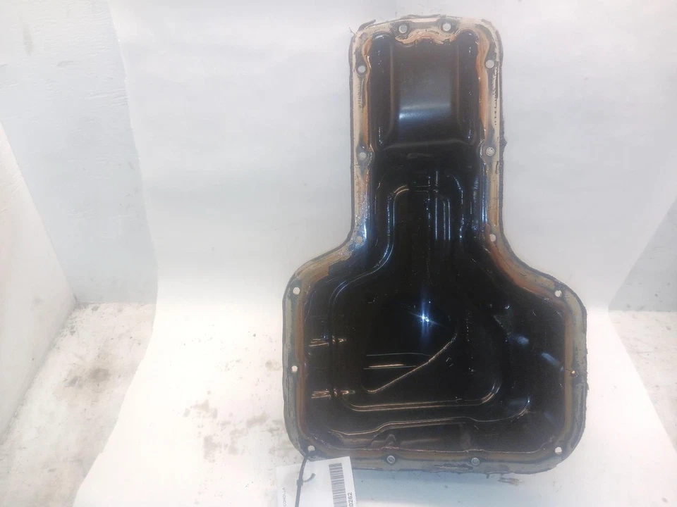 '98-'08 TOYOTA COROLLA Oil Pan OEM 6 Month Warranty! - Image 2 of 3