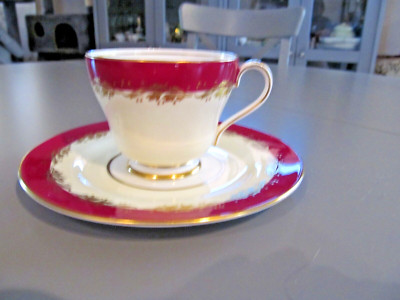SHELLEY RED ACANTHUS 2 5/8'' CUP AND 6 1/2'' BREAD PLATE GOLD TRIM ENGLAND 14133