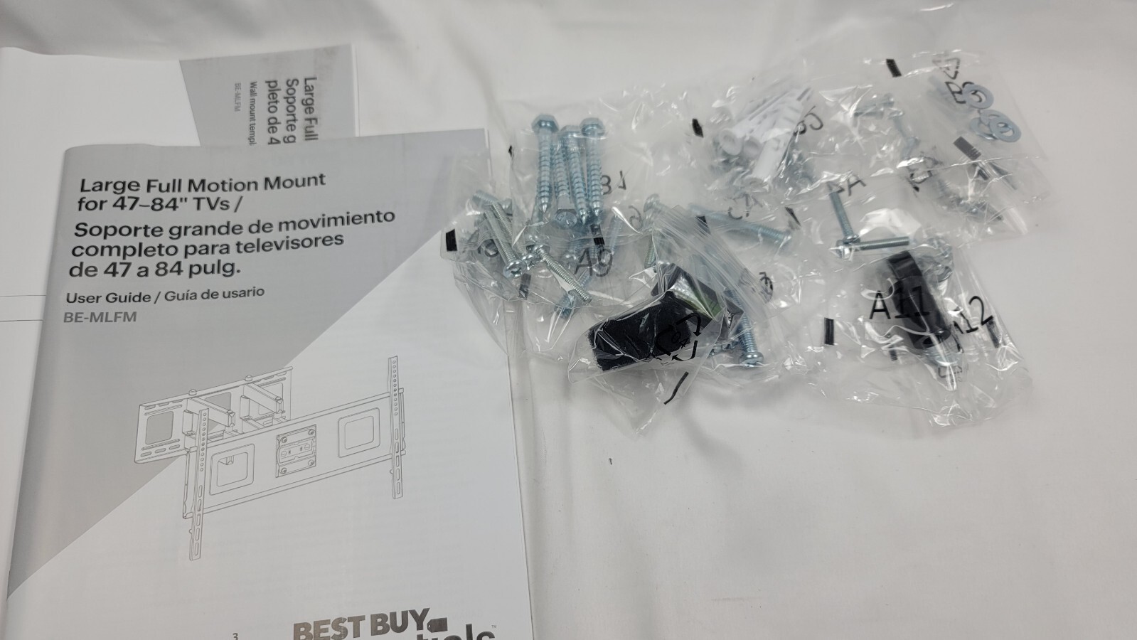 Best Buy essentials Full Motion TV Wall Mount for 4784" TVs BEMLFM