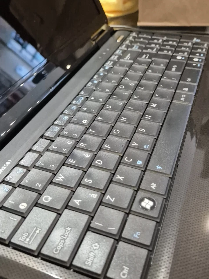 ASUS K50IN-SX149X. Supplied with charger - Image 4 of 4