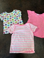 Girl's Size 4-5 Lot of 3 T-Shirts CIRCO CHEROKEE GARANIMAL Pink Emojis