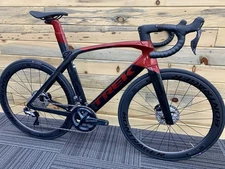 Trek Madone SLR 7 Gen 6 Road Bike 58cm Bontrager Aeolus Pro 5 Tires, Carbon 2021