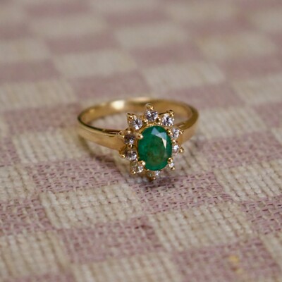 VINTAGE DESIGNER WHS YELLOW GOLD 1.15 CARAT EMERALD & WHITE SAPPHIRE HALO RING