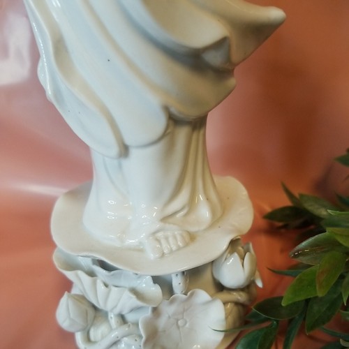 VINTAGE WEISS CHINA PORZELLAN GUANYIN STATUE 12,25" H - Bild 8 von 12