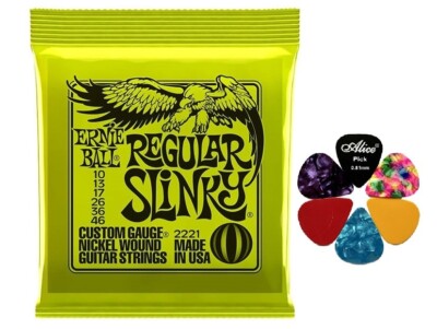 Ernie Ball Regular Slinky 10-46 Saiten für E-Gitarre mit 6 Gitarrenplektren
