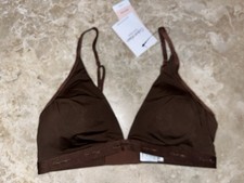 NWT CALVIN KLEIN Form To Body Lightly Lined Triangle Bralette QF6758 Med 38