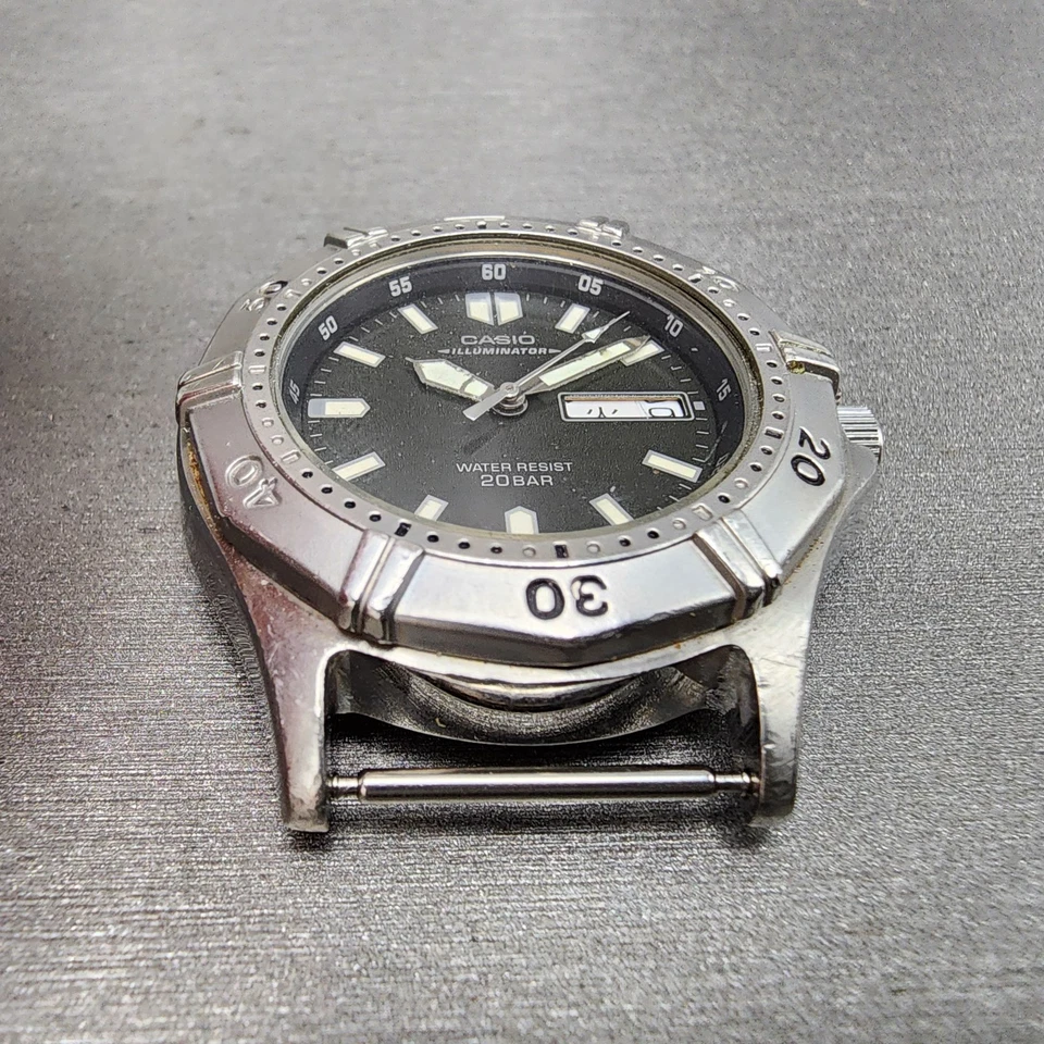 Reloj Casio Illuminator Diver Hombre 38mm Esfera Negra Tono Plateado Fecha Día MD-782 PARTE Foto 4 de 4