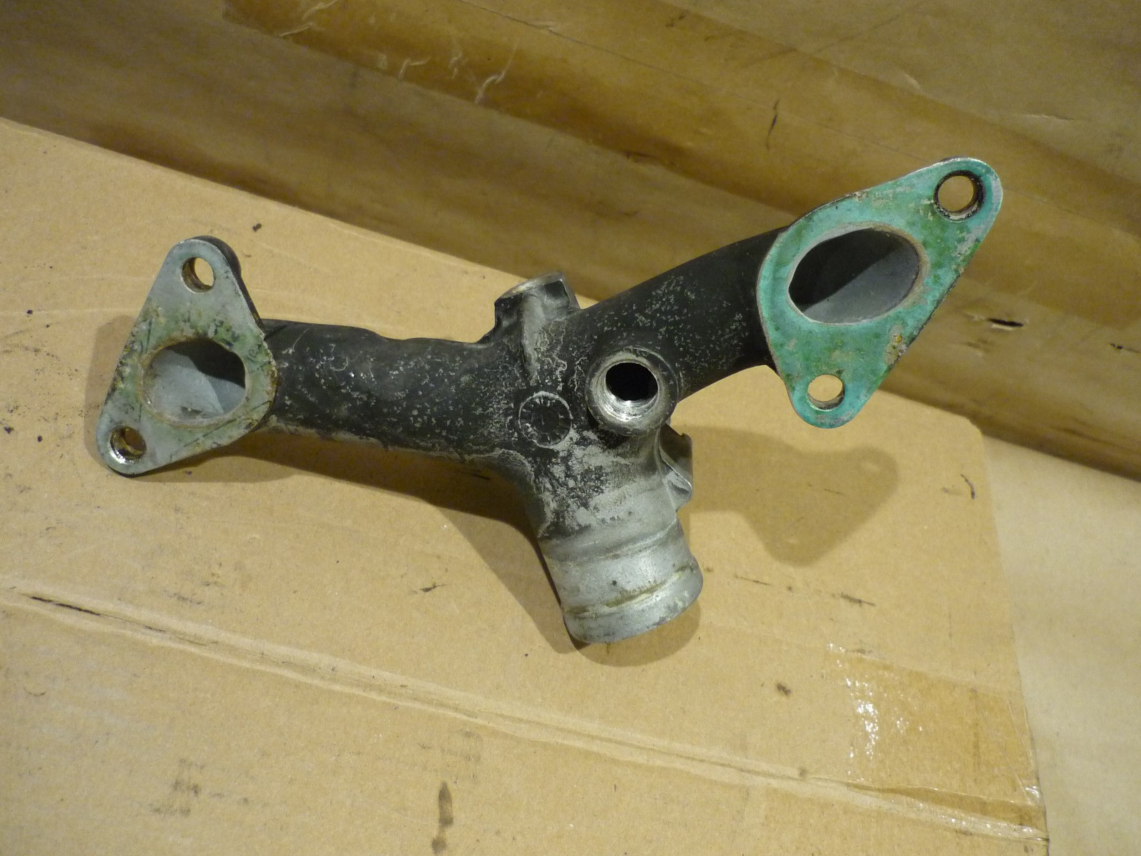 Ferrari 208, 308 - Water Manifold - P/N 107678