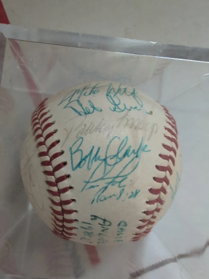 1982 California Angels Team Signed AMerican League Baseball Whole Team (T6#205) - Image 2 of 4