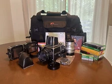 (EXCELLENT) HASSLEBLAD 500CM with 2 Lenses and 3 Backs Carl Zeiss And More!