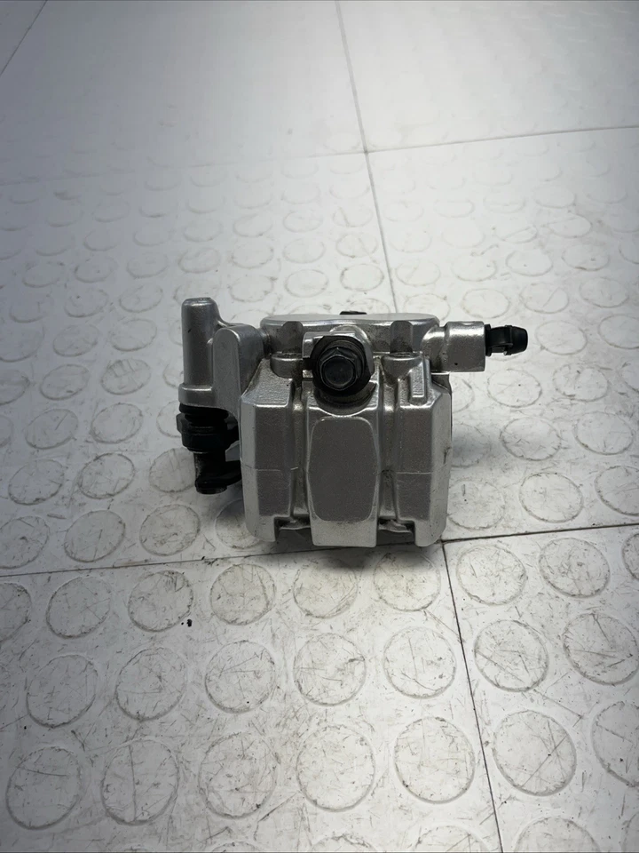 川崎忍者 250R 前刹车卡钳 EX250 带垫 原始设备制造商 2004 - 2012 年 原始设备制造商 — 第 3/4 张图片