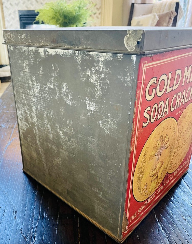 Antique Vintage Gold Medal Soda Crackers Tin Hinged Lid. Wichita Kansas