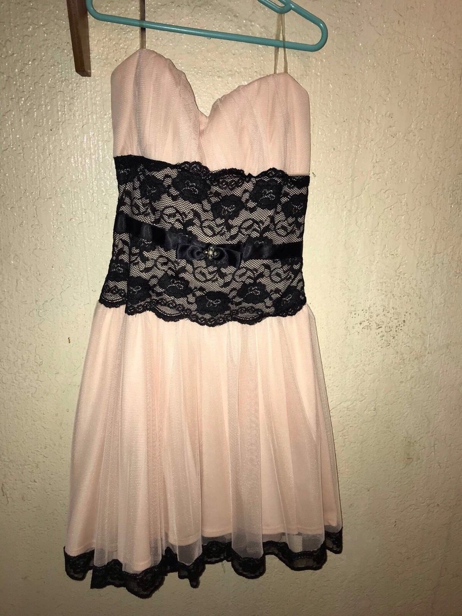 mint dress with black lace Kivary Women's Black Lace and Mint-Blue Short Knee Length Corset Tulle Prom Homecoming Party Dresses US 2 at Amazon Women's Clothing store