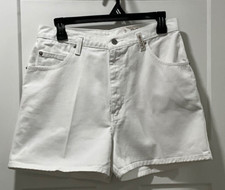 VTG SASSON JEANSWEAR COMPANY WOMEN  S WHITE HIGH RISE JEAN SHORTS SIZE 13/14
