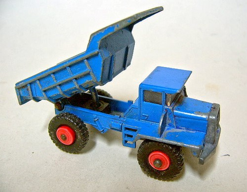 Matchbox No.28D Mack Dump Truck pre-production/colour trial model in blue - Picture 5 of 6