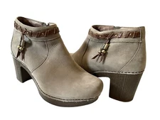 DANSKO Womens Size EU 40 US 9.5 Taupe Milled Nubuck Chunky Heels Zip Ankle Boots