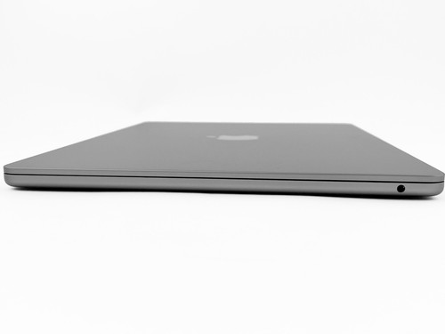 2024 MacBook Air 15-inch M3 Chip 16GB RAM 256GB SSD Space Gray *READ - Afbeelding 7 van 9