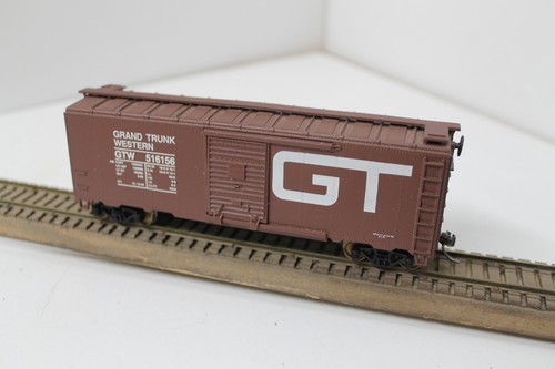 Coche de caja Athearn 1211 escala HO 40' SD GTW 516156 MW Kadee's Grand Trunk Western | Zustand: Used