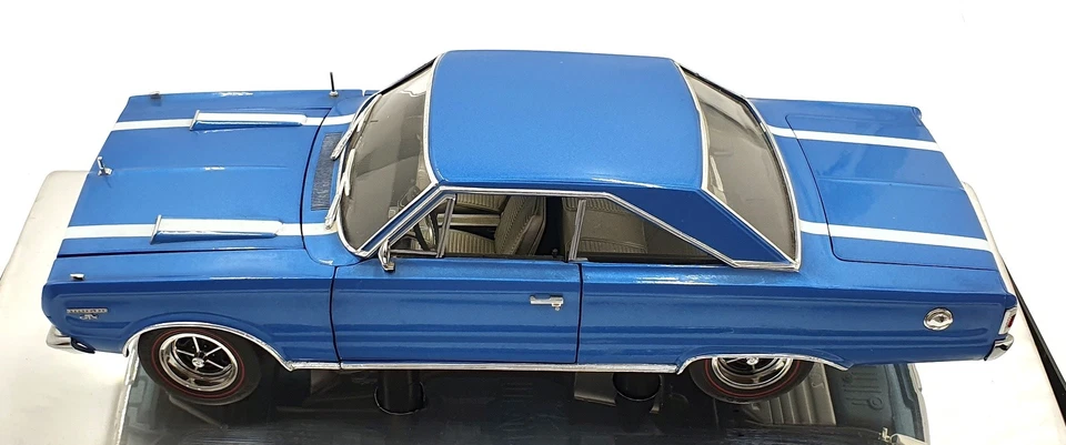 Highway 61 1/18 Scale Diecast 50051 1967 Plymouth GTX Blue White Stripes - Image 3 of 4