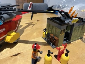 LEGO CITY: Fire Response Unit (60108)