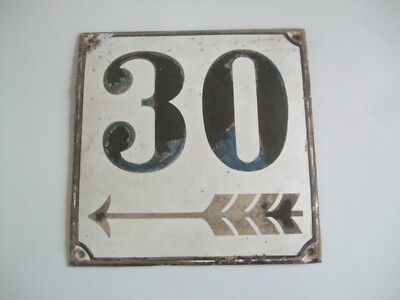 Emailschild 30 mit Pfeil nach links zeigend