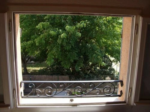 Garde-corps antiques en fer forgé