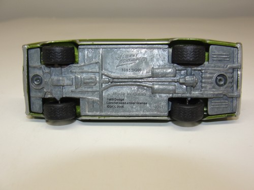 Johnny lightning classic gold 1969 dodge coronet RT convertible green 2005 - Picture 8 of 8